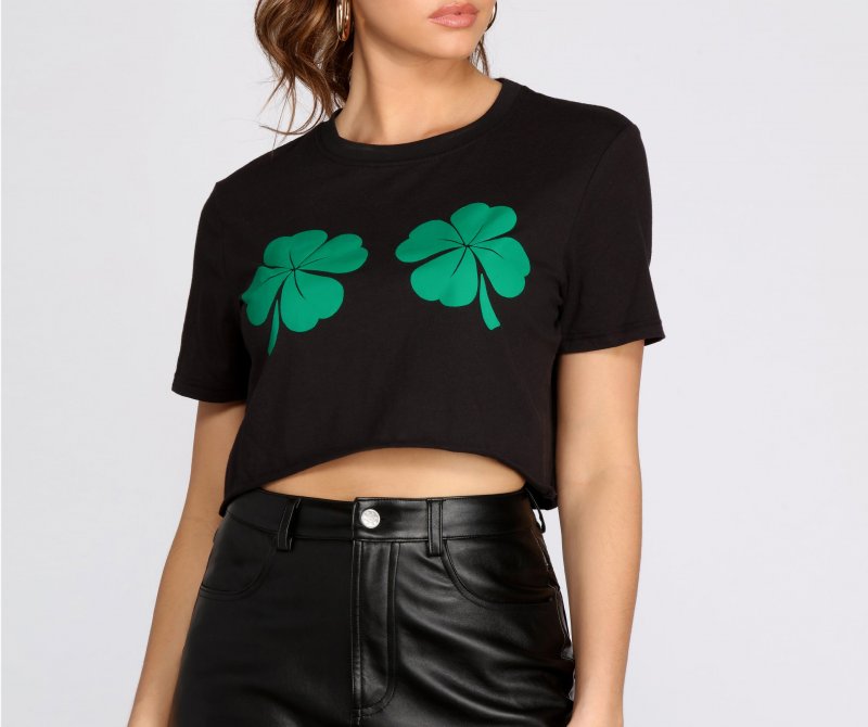 TableClothsUs Showin' Off Ma Shamrocks Cropped Tee