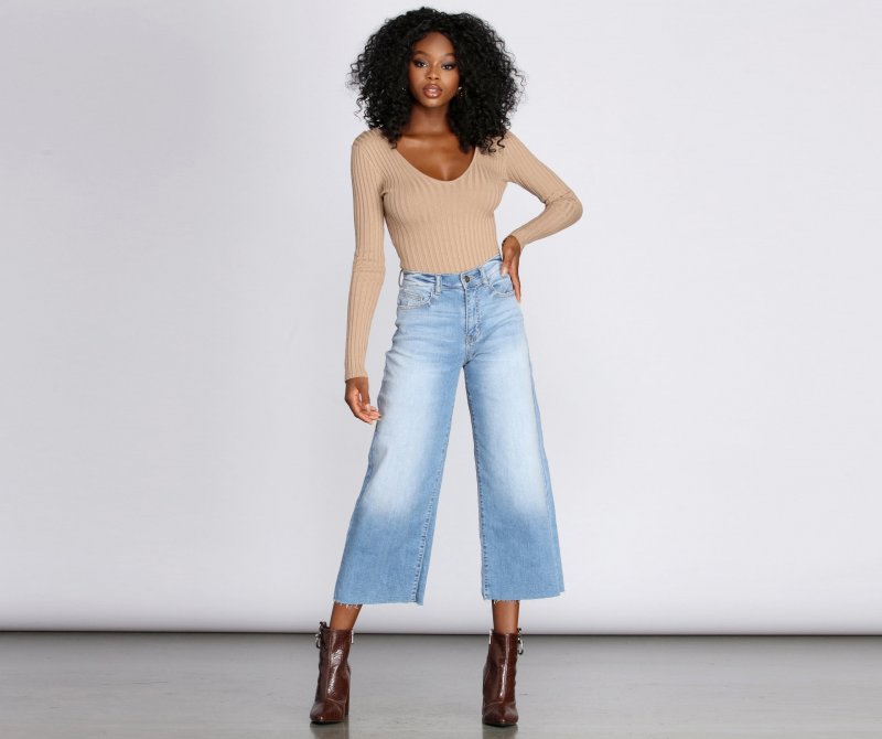 TableClothsUs Basic Babe Sweater Bodysuit