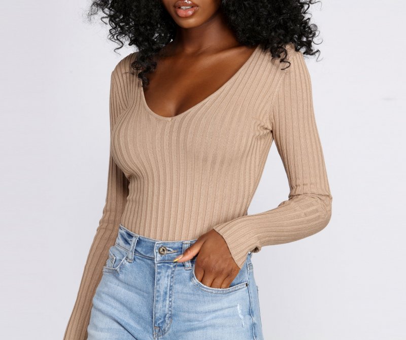 TableClothsUs Basic Babe Sweater Bodysuit