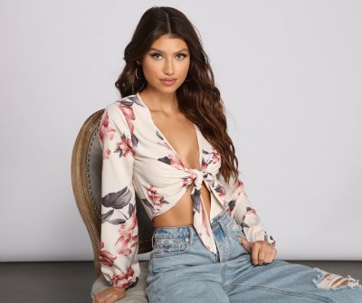 TableClothsUs Fab Florals Tie Front Top