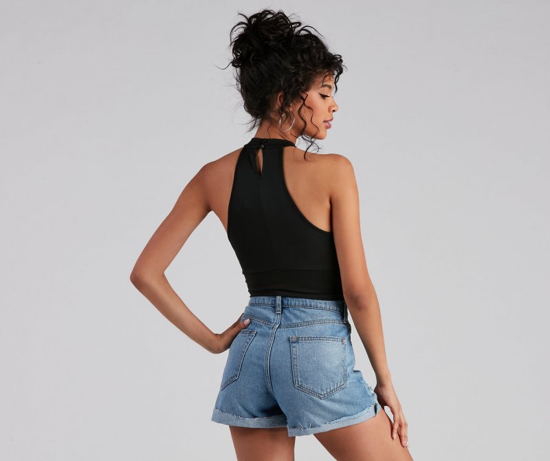 TableClothsUs Key Essential Halter Crop Top