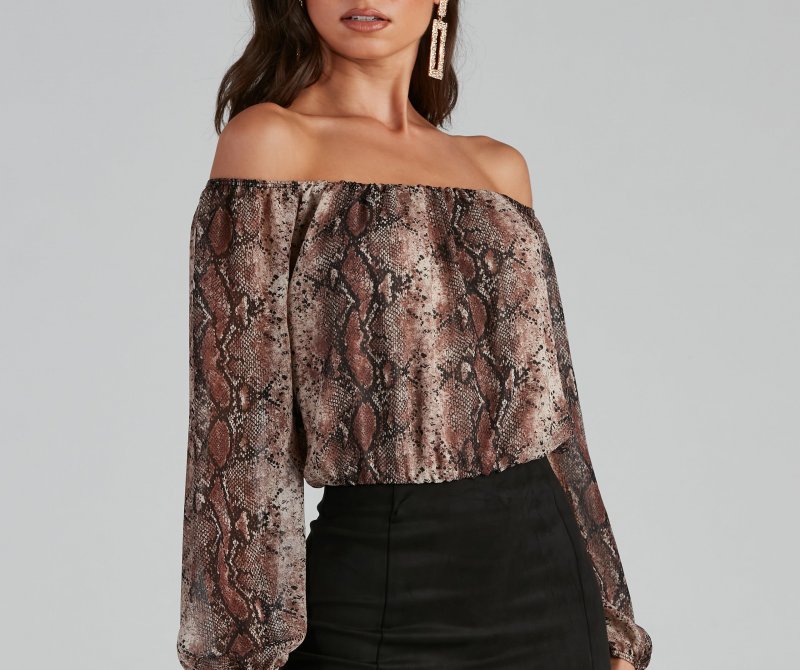 TableClothsUs Chic Viper Chiffon Off-The-Shoulder Top